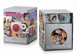 Pedro Almod�var, 2 espresso cups